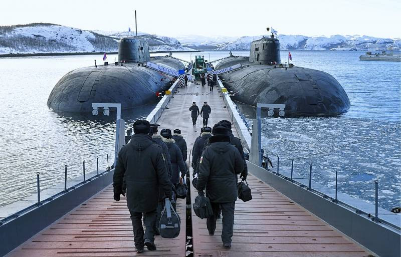День моряка-подводника в России 19 марта 2023 года принято поздравлять открытками и стихами