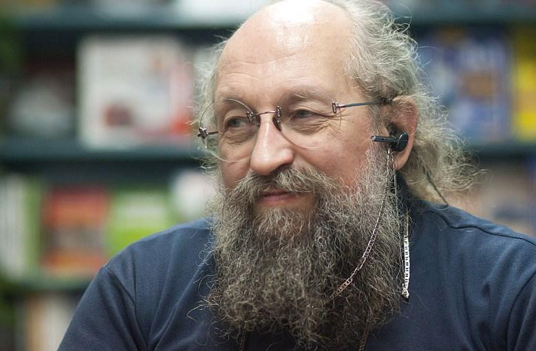 Депутат Вассерман приехал в штанах с карманами на отчет Мишустина в Госдуме