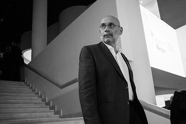 Медведев призвал прекратить экранизировать произведения Акунина