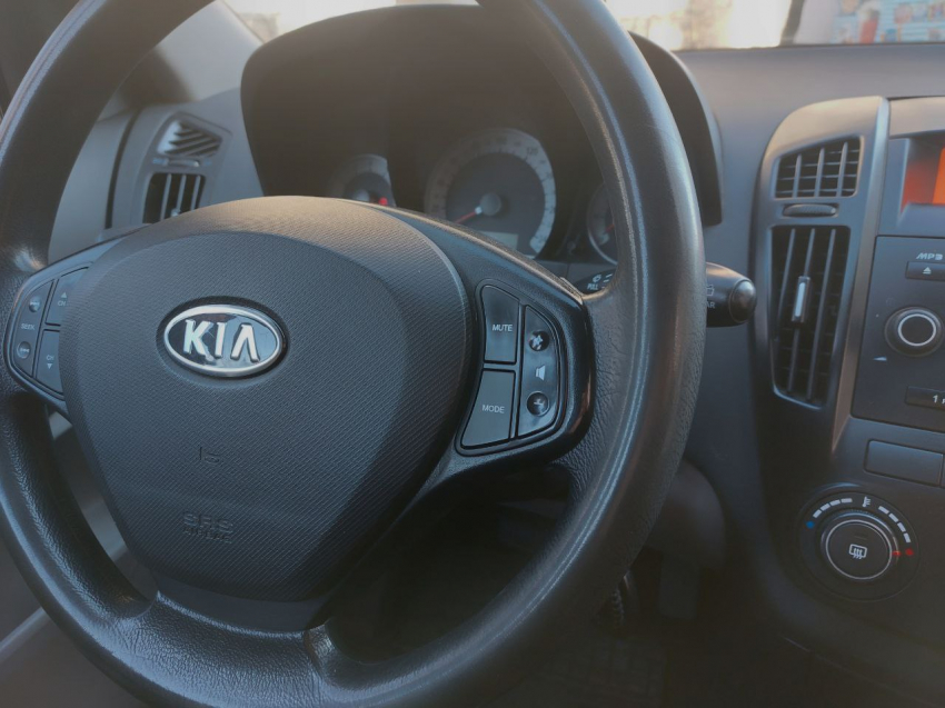 В России появились в продаже новые седаны Kia Cerato