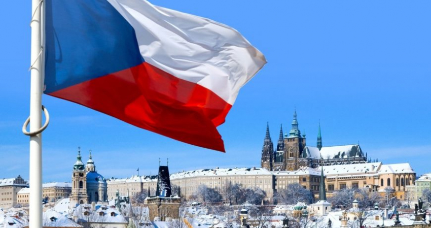 Чехия продлевает запрет на выдачу туристических виз гражданам РФ и Беларуси
