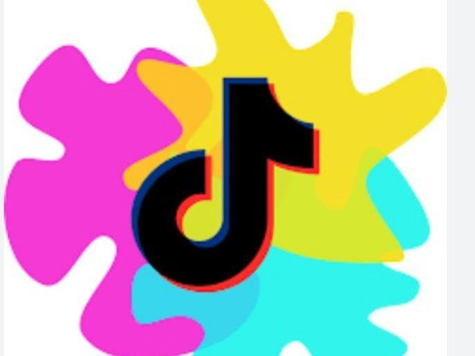 93-летняя звезда TikTok Лилиан Дрониак дала советы о свиданиях молодёжи