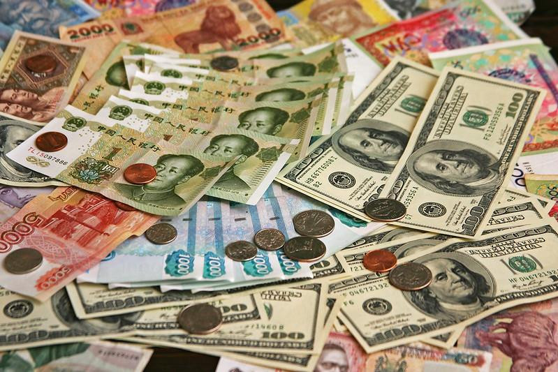 Финансовые эксперты не дают положительных динамик относительно курса рубля