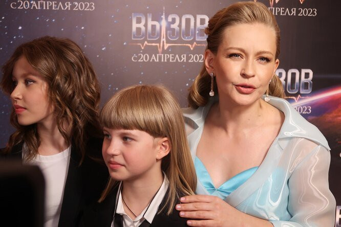 МК: На премьере фильма «Вызов» актриса РФ Юлия Пересильд сообщила о болезни матери