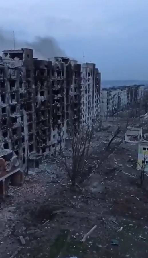Украинские военные в Артёмовске: К сожалению, железнодорожную колею противник переходит