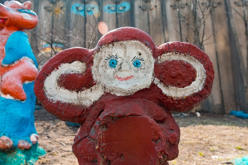 Красота и уродство. Как творческие жители Владивостока украшают свои дворы