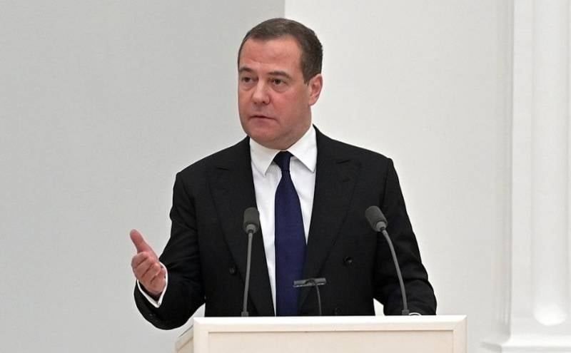 Зампред Совбеза РФ: Как только закончится западное финансирование, закончится сама Украина