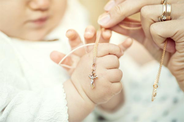 Разрешает ли православная церковь крещение детей на Пасху