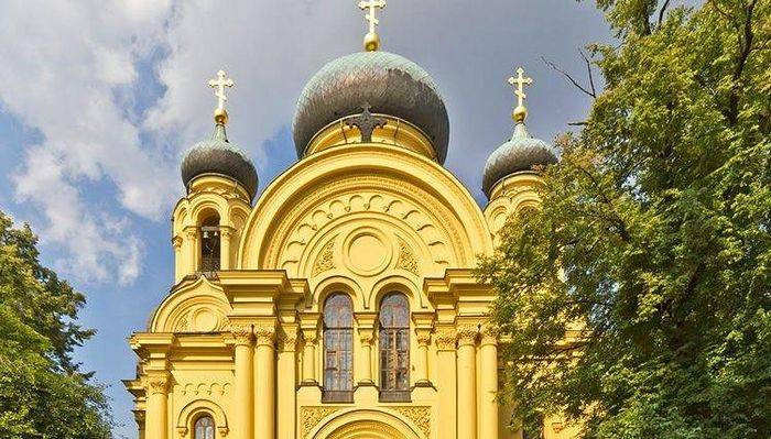 Что такое Радоница в православии, можно узнать от верующих