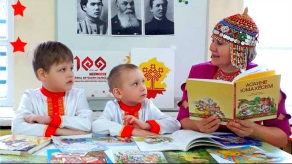 День чувашского языка, отмечаемый 25 апреля, посвящён памяти филолога Ивана Яковлева
