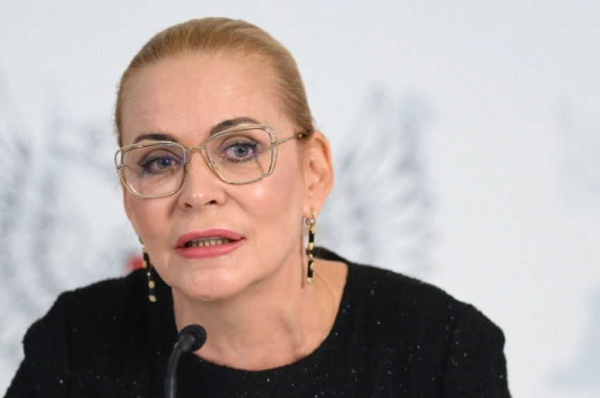 Актриса Алена Яковлева потребовала не критиковать Ахеджакову из-за преклонного возраста