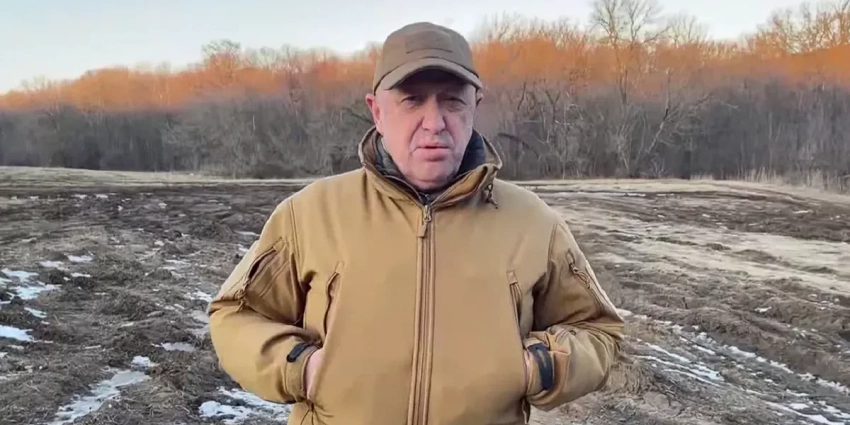 «Воевал отменно» Пригожин рассказал о подвигах экс-замглавы липецкого дорожного агентства Андрея Яицкого — после участия в боях в «Вагнере» осужденного за взятку в 8 млн рублей помиловали