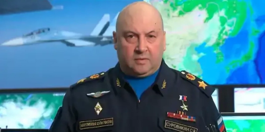 «Ждём ответа»: Запад шокировало послание генерала Суровикина