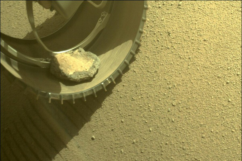 Марсоход NASA Perseverance потерял своего марсианского «питомца» спустя более года