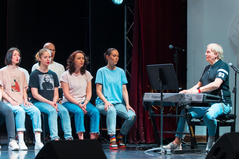 Как Иван Иванович Благодёр заманивал юные голоса Приморья в РГИСИ. Мастер-класс вербовки