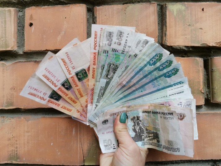 “Сразу кинут на карту”: эти россияне точно получат по 33 000 рублей со 2 июня. Списки