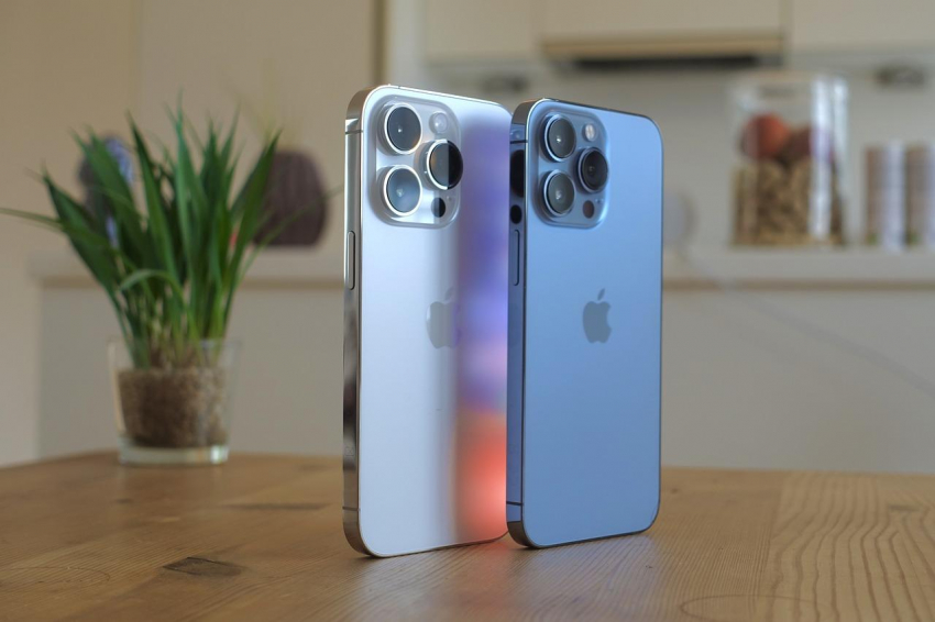 Стоимость iPhone 14 Pro впервые с 2022 года стала ниже 90 тысяч рублей