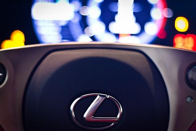 Новый кроссовер Lexus TX получил множество критики от владельцев