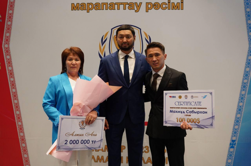 Ракишев намерен удержать первое место в международном боксе