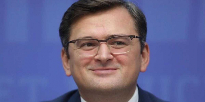 Глава МИД Украины Кулеба снова отличился. Он хочет помощи от США, чтобы войти в клуб избранных нахлебников