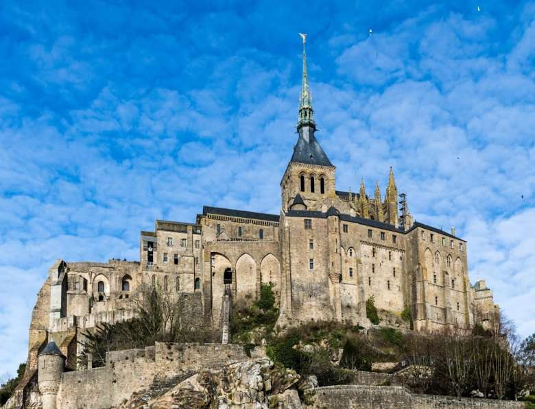 Поиски тайных комнат Мон-Сен-Мишеля дали неожиданные результаты