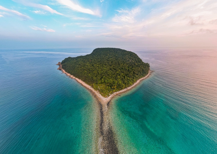 “Приморские Мальдивы” и бьющееся сердце: пляжи, где можно красиво отдохнуть