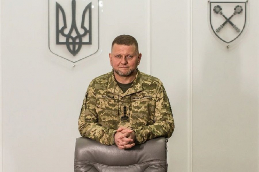 Залужный пообещал бить по территории России украинским оружием
