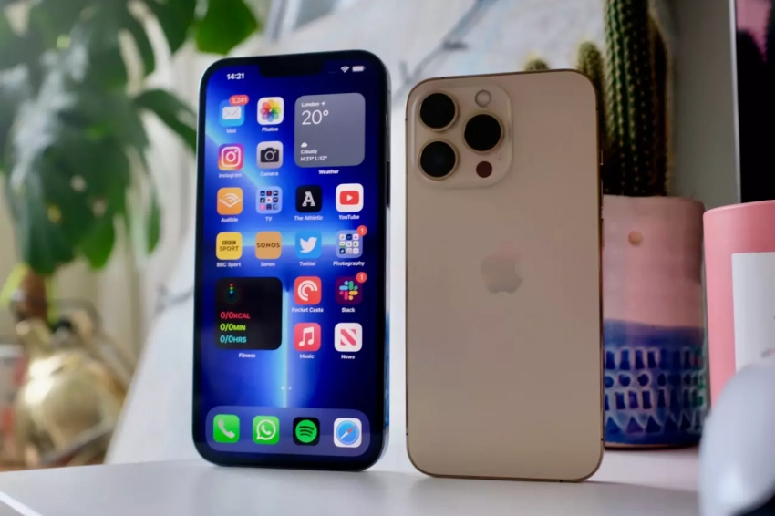 iPhone стали самыми продаваемыми устройствами на "Авито"