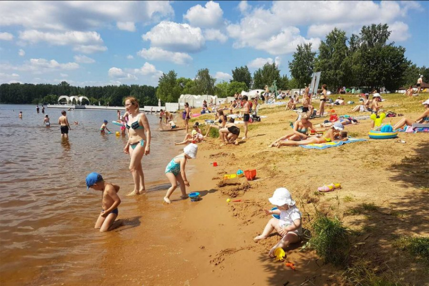 Эксперты РФ назвали лучшие пляжи Московской области, где можно купаться и загорать