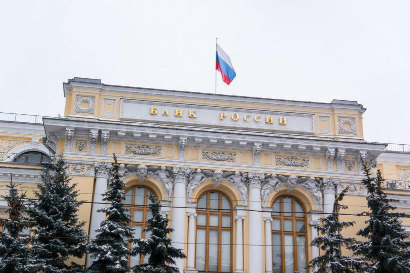 Центробанк: Зарплаты в России растут из-за дефицита рабочей силы