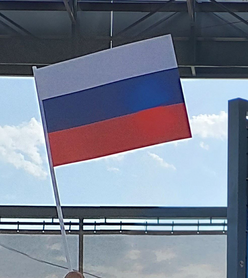 Туристический теплоход врезался в препятствие под Красноярском