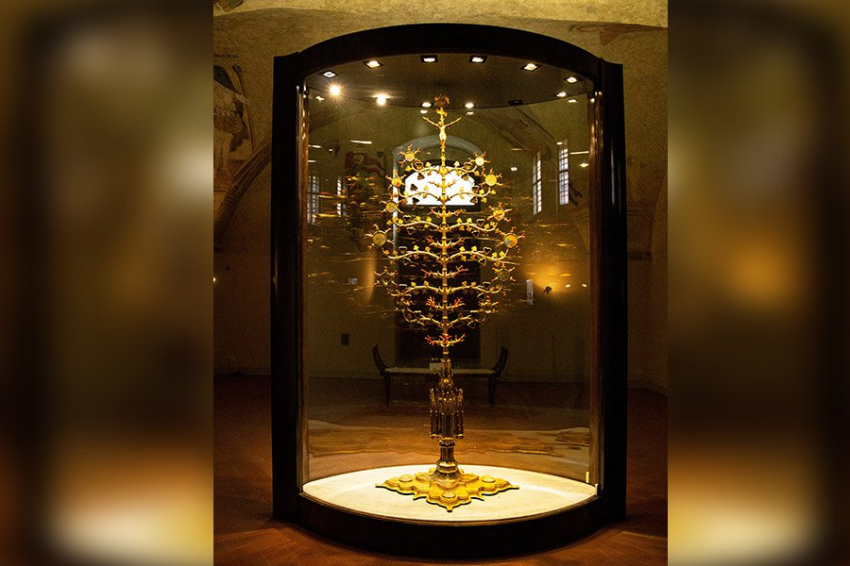 Найдены потерянные части Золотого дерева Лучиньяно