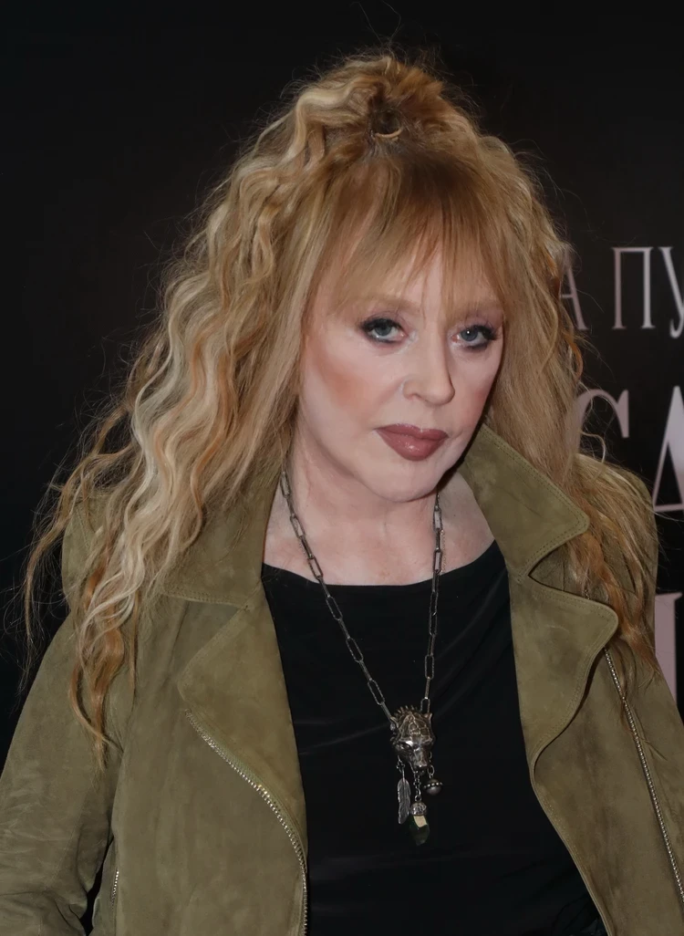 Звезды, которые вышли замуж после 60 лет: и это не только Пугачева