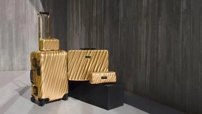 TUMI представила лимитированную золотую коллекцию в честь 50-летия