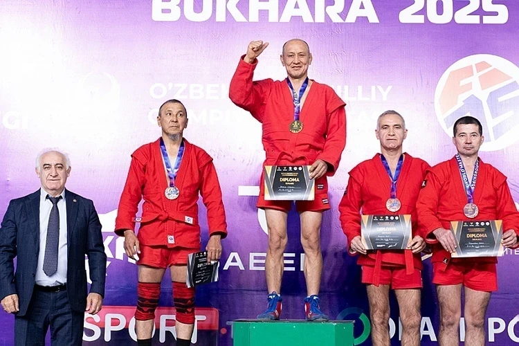 Нурлан Аламанов стал чемпионом мира по самбо среди мастеров