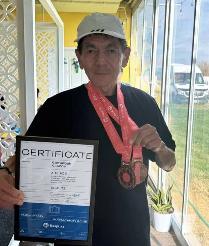 Ветеран МВД КР Кемелбек Киязов занял третье место на международном марафоне