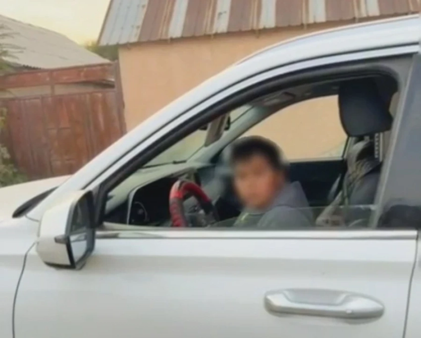 Бишкекчанка посадила за руль 12-летнего сына, а на замечание нахамила