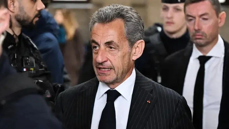 Николя Саркози вышел из тюрьмы