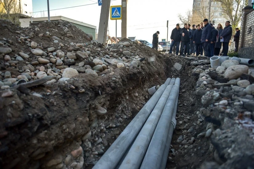 Мэр Айбек Джунушалиев проверил ход ремонтных работ на улицах Бишкека