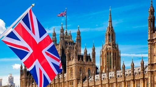 Великобритания увеличит срок получения ПМЖ для нелегалов с пяти до 20 лет