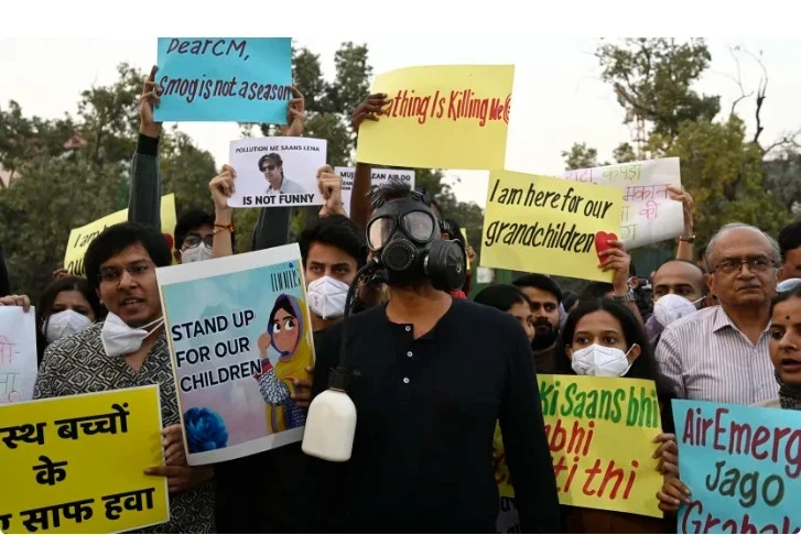 Нью-Дели накрыл смог, что вызывает ухудшение самочувствия у 34 млн жителей