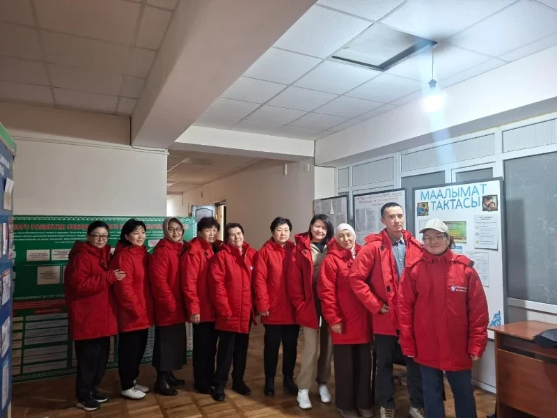 Соцработники Бишкека получили новую спецодежду