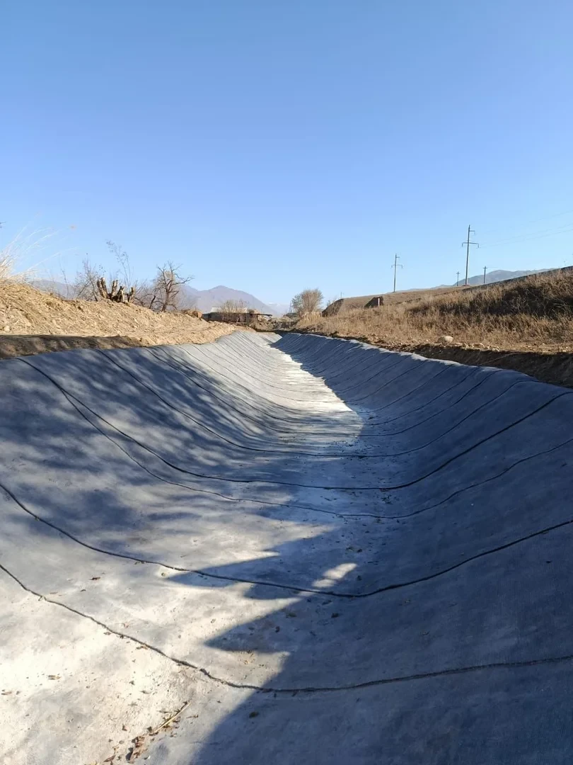 На канал Сары-Таш уложено новое бетонное полотно