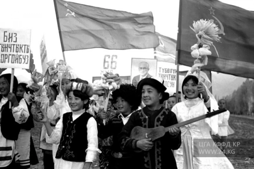 Смена эпох: как в Кыргызстане переосмыслили «красный день календаря» 7 ноября