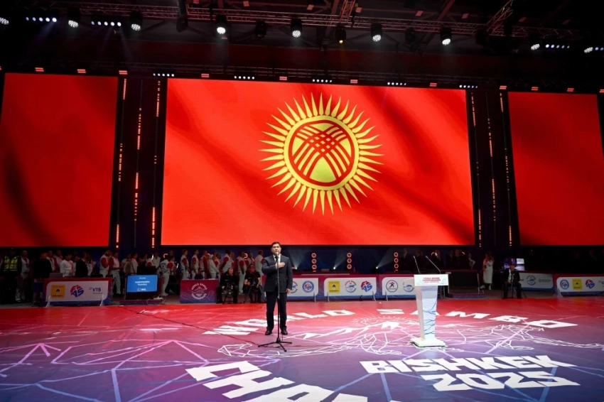 В Бишкеке стартовал чемпионат мира по самбо