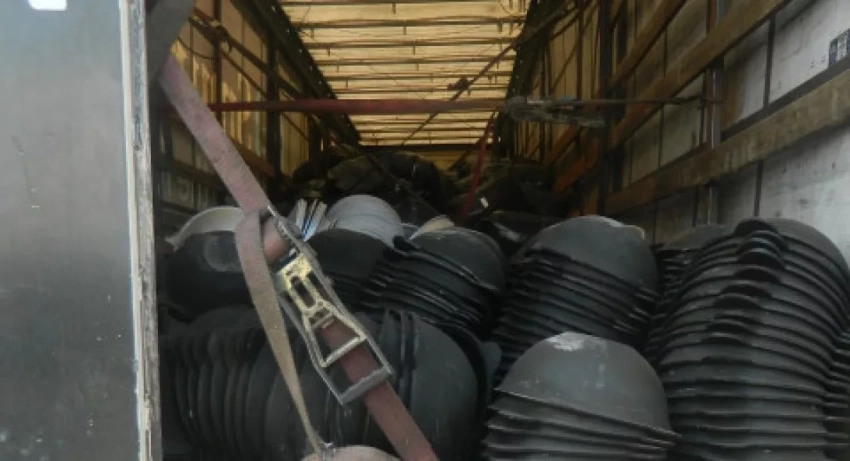 Российские таможенники пресекли ввоз почти 3 тыс. чугунных казанов из Кыргызстана