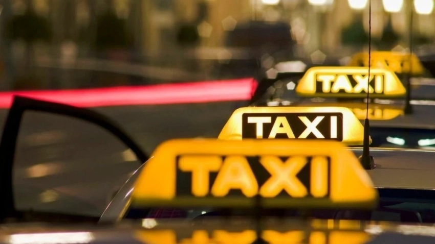 В Санкт-Петербурге продлят запрет мигрантам работать в такси и курьерами