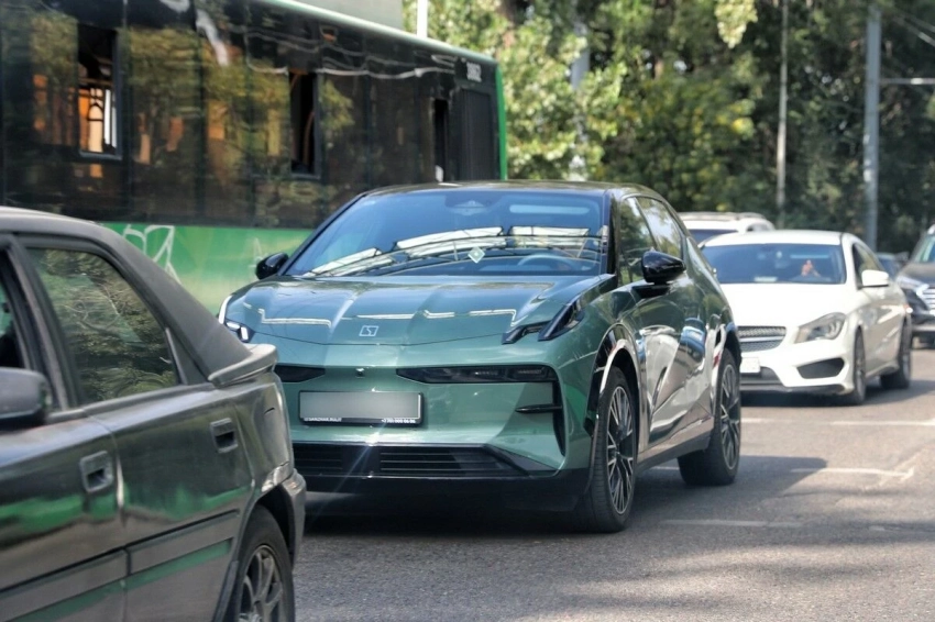 Китайские автопроизводители обходят утильсбор в России с помощью «урезанных» моторов