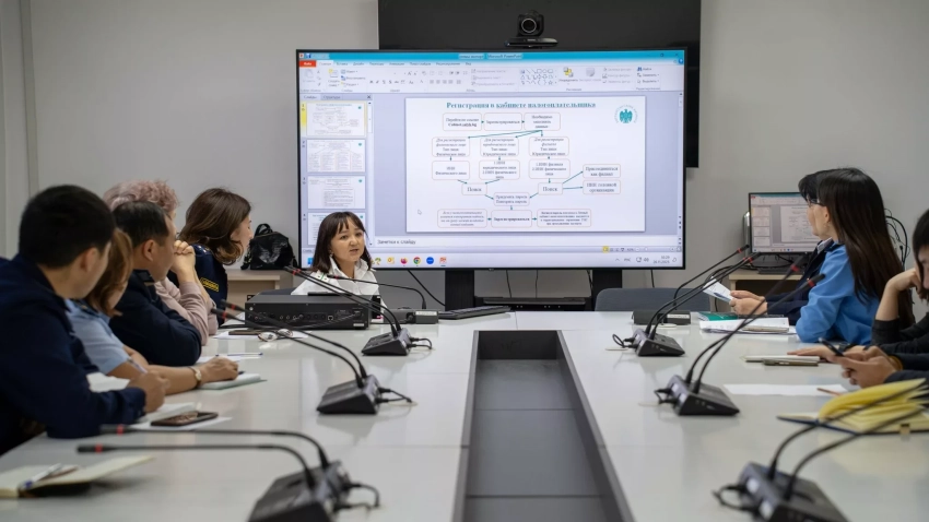 Налоговики Кыргызстана обучают швейников и текстильщиков работе с электронными налоговыми услугами