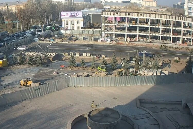 Old Bishkek: Камчыбек Ташиев поручил Нариману Тюлееву снести лишний этаж